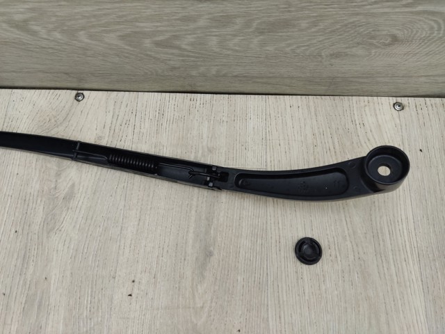 Поводок двірника 98311C1000 HYUNDAI