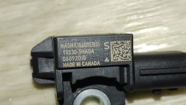 Датчик Ейрбег передній 988305NA0A NISSAN
