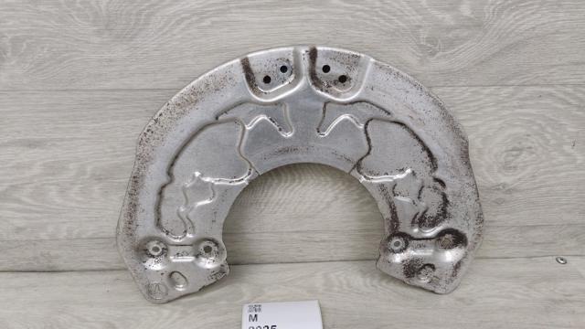 Захист гальмівного диска переднього A0004213520 MERCEDES