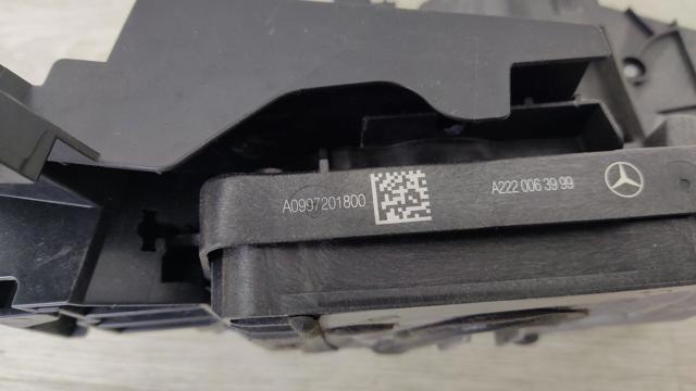 Замок передніх пасажирських дверей A0997201800 MERCEDES