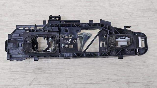 Тримач зовнішньої ручки дверей, задніх лівих A0997601700 MERCEDES