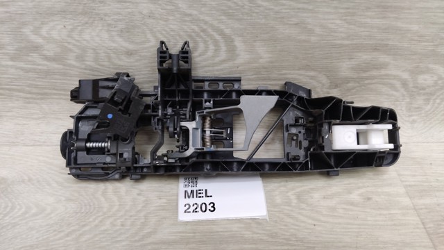 Тримач зовнішньої ручки дверей, передньої правої A0997601802 MERCEDES