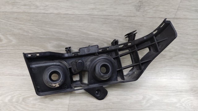 Ліве кріплення заднього бампера A1568850165 MERCEDES