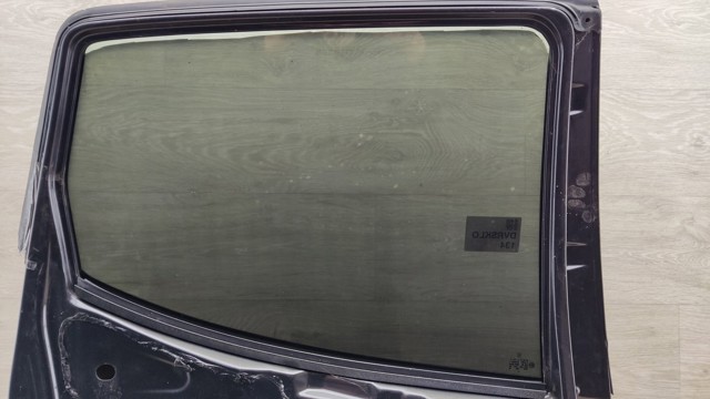 Скло задніх дверей, лівих A1687350100 MERCEDES