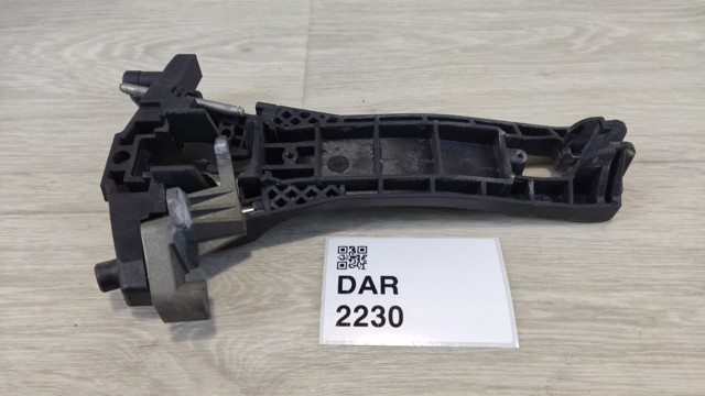 Тримач зовнішньої ручки дверей, передніх лівих A1687601334 MERCEDES