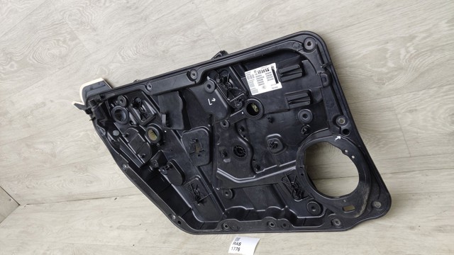 Механізм стеклопідйомника водійських дверей A1767206500 MERCEDES