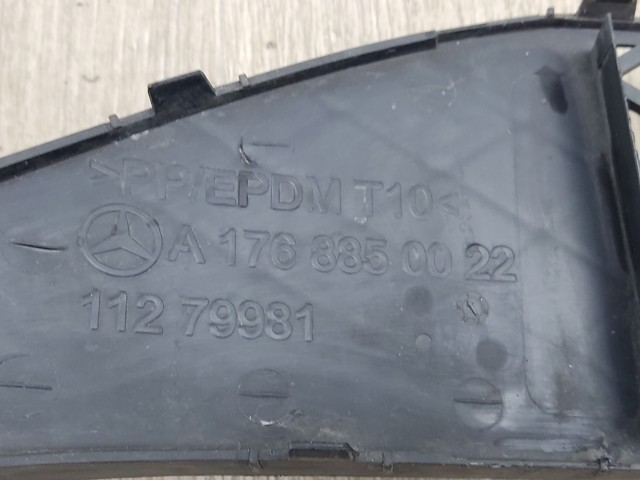 Решітка переднього бампера, центральна A1768850022 MERCEDES