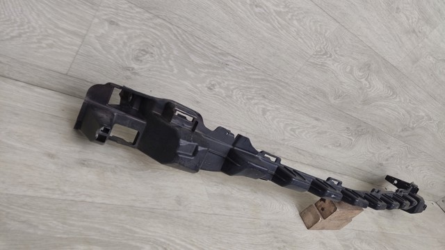 Кронштейн бампера переднього, центральний A2048854065 MERCEDES