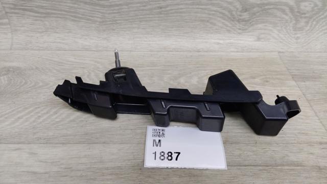 Кронштейн бампера заднього, правий A2058800603 MERCEDES
