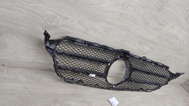 Решітка радіатора A2058880323 MERCEDES