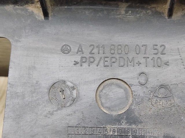 Швелер переднього бампера A2118800752 MERCEDES