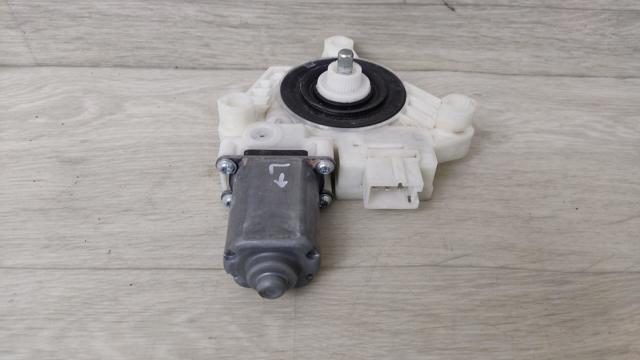 Мотор склопідйомника водійських дверей A2139069901 MERCEDES