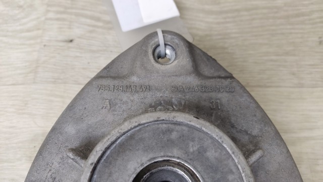 Кріплення переднього амортизатора A2463230020 MERCEDES