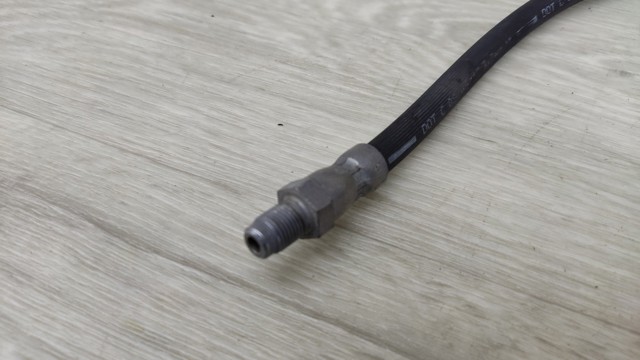 Гнучка гальмівна трубка передня A2464200248 MERCEDES