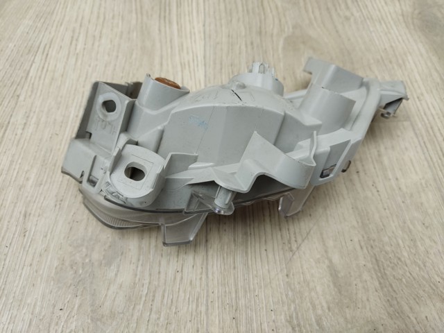 Поворотник лівий B45A51360 MAZDA