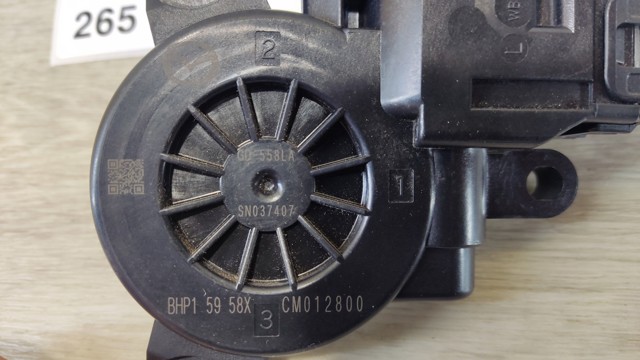 Двигун стеклопод'емника двері задньої, лівої BHP15958X MAZDA