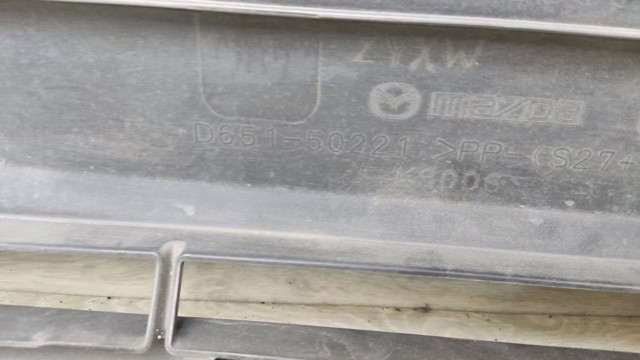 Буфер (бампер) задній D65150221 MAZDA