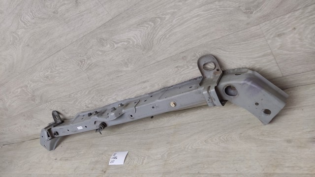 Балка радіатора верхня F25115NAMH NISSAN
