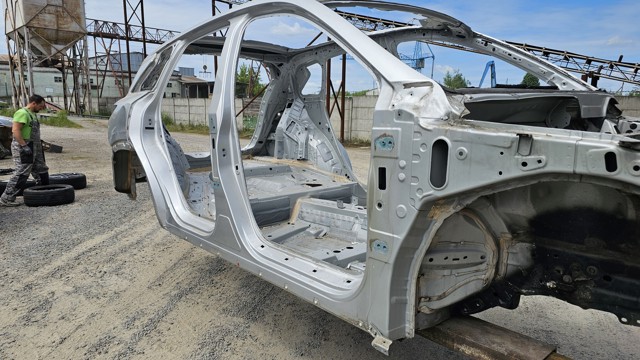 Крило заднє ліве G81015NAMA NISSAN