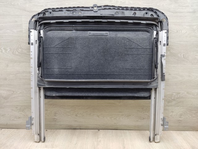 Деталі люків облицювання кузова GKL469840A75 MAZDA