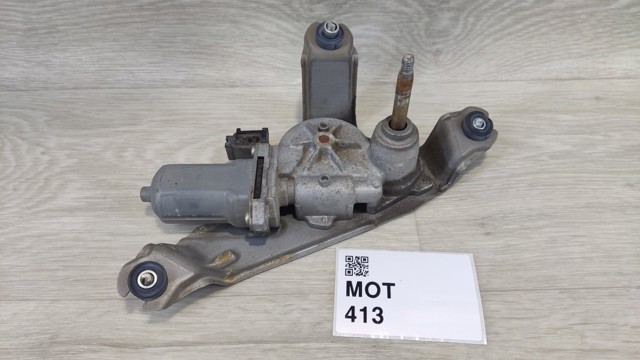 Двигун склоочисника заднього скла GS1M67450 MAZDA