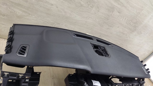 Панель приладів торпеди LR083772 LAND ROVER