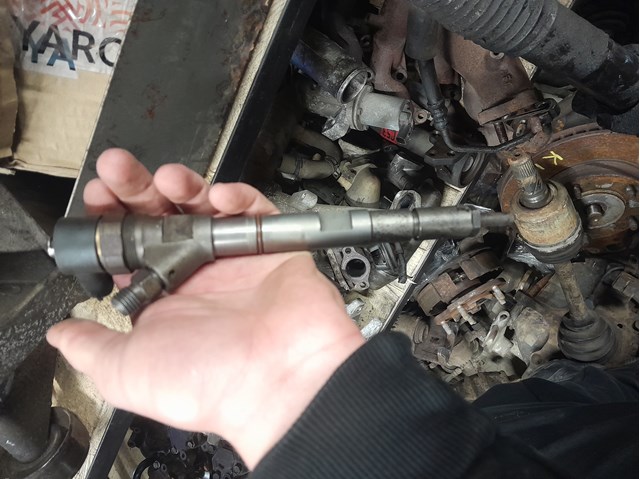 Форсунки електромагнітні 0445110186 BOSCH