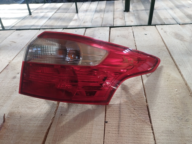 Задній правий зовнішній ліхтар BM5113404HF FORD