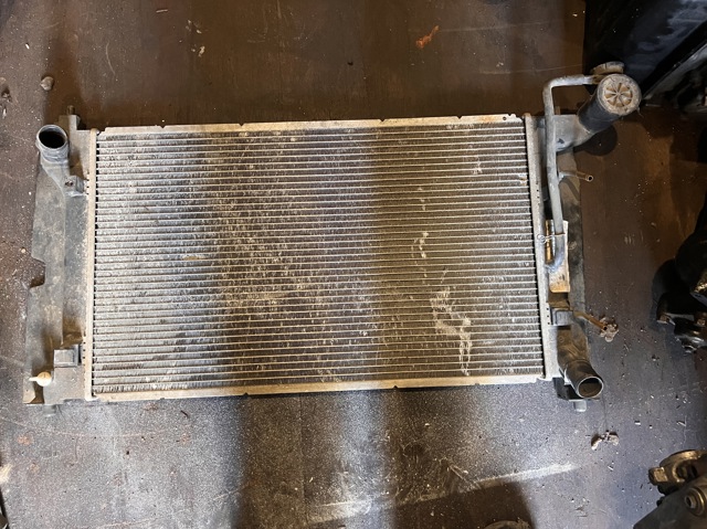 Радіатор 1640021130 TOYOTA