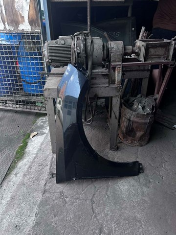 Переднє праве крило 1847624 FORD