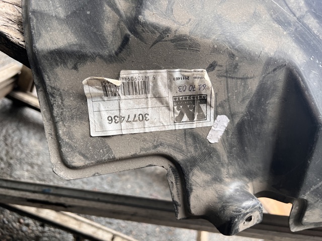 Підкрилок переднього крила, правий задній 3077436 VAN WEZEL