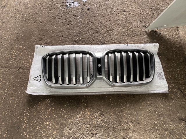 Решітка 51137931236 BMW