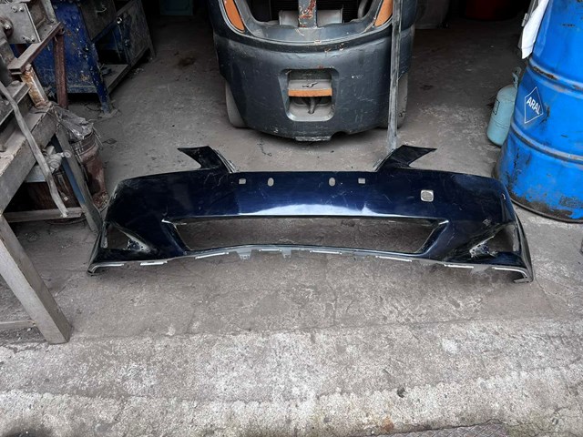 Буфер (бампер) передній 5211953160 TOYOTA