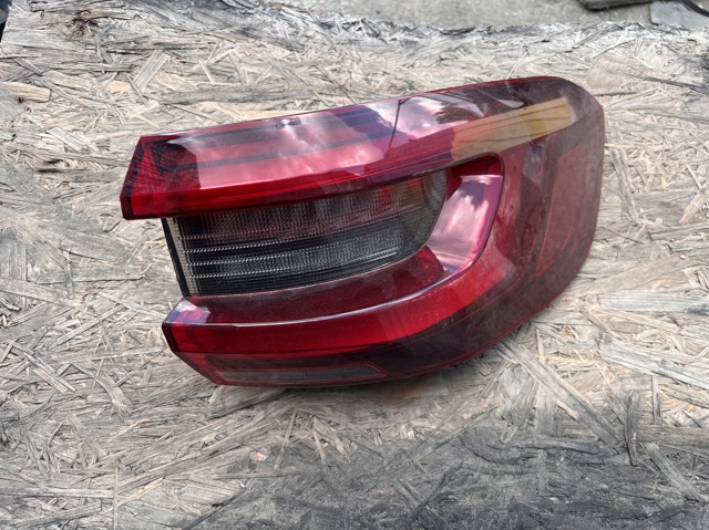 Стоп задній 63215A0DB04 BMW