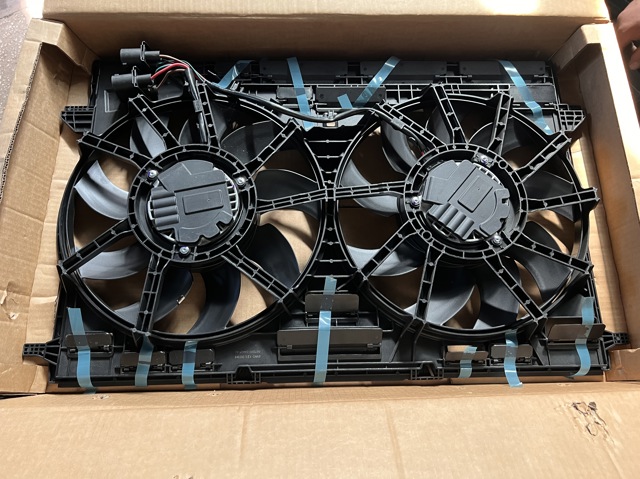 Облицювання рамки радіатора 8W0121207A MARKET (OEM)