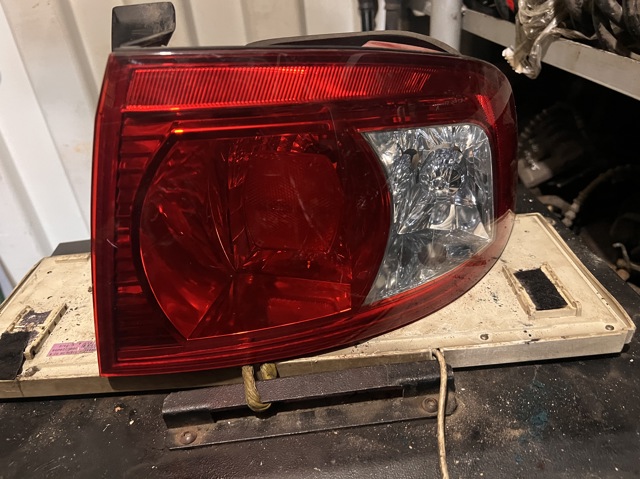 Фара задня права зовнішня 924023C110 HYUNDAI
