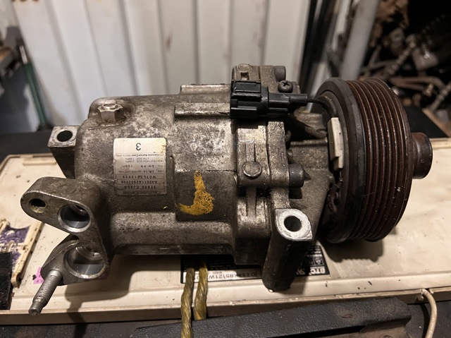 Компресор кондиціонера 92600CJ60B NISSAN