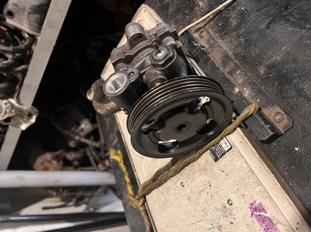 Насос ГПК MR418626 MITSUBISHI
