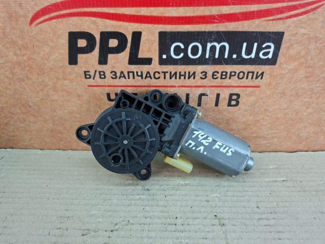 Мотор склопідйомника водійських дверей 0130821938 FORD