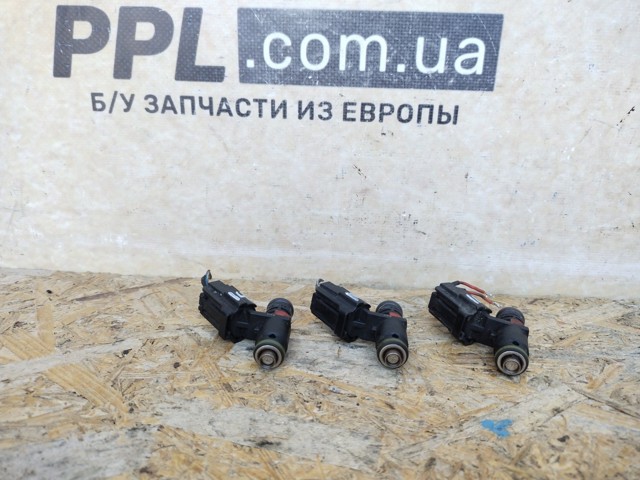 Форсунка дизельна в зборі, розпилювач + тримач 03E906031A VAG
