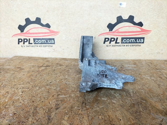 Кріплення генератора 03L903143Q VAG