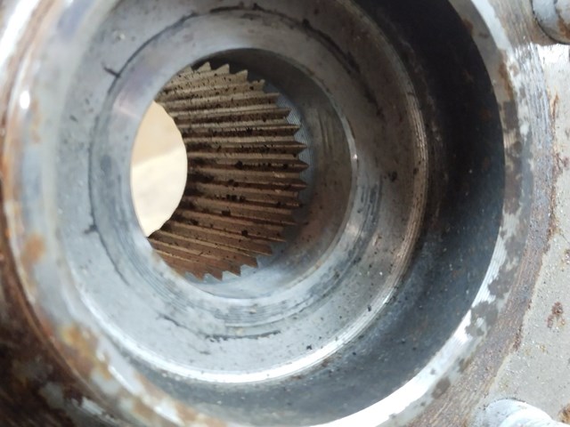 Кулак поворотний правий 04877112AC CHRYSLER
