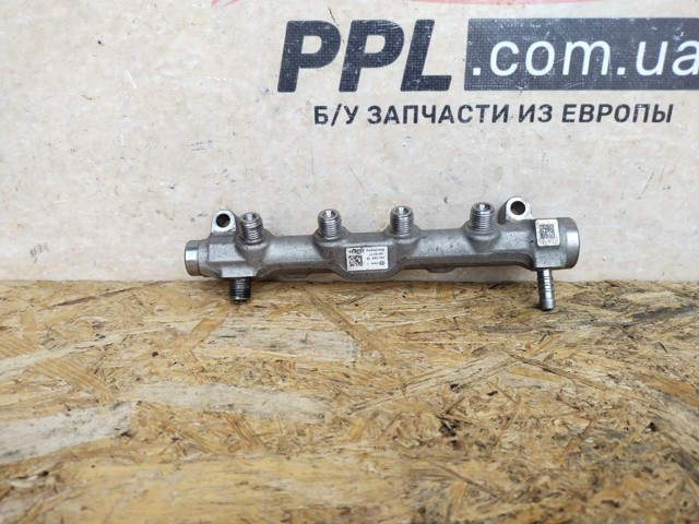 Рампа форсунок системи упорскування палива 04L089G VAG