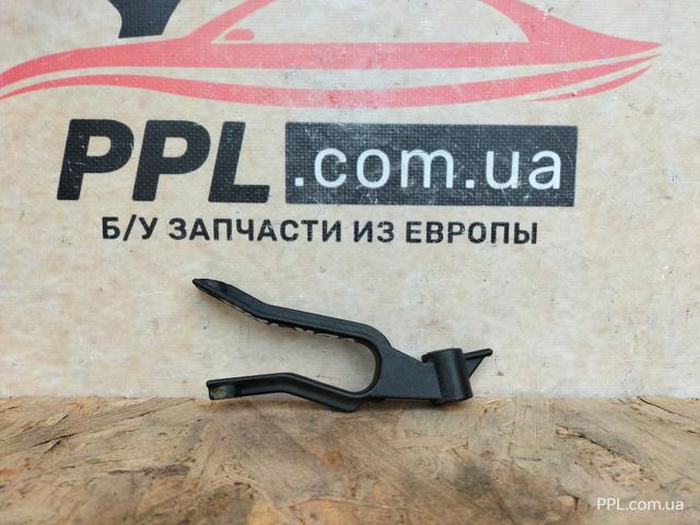 Кронштейн/подушка кріплення радіатора, верхній 13162131 GM