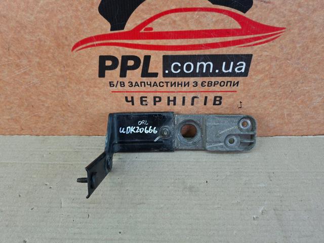 Кронштейн радіатора нижній 13337826 GM