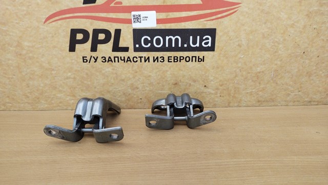 Петля задньої (двостулкової) двері, права верхня 13501714 GM