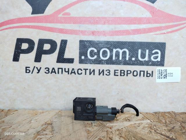 Датчик Ейрбег передній 13502577 GM