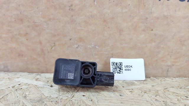 Датчик Ейрбег передній 13509729 GM