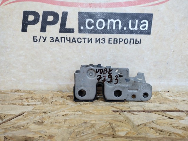Запор капота (замок і привід замка капота) 1K1823509E VAG