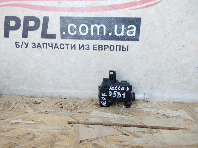 Лічинка замка паливного бака 1K5810773A VAG